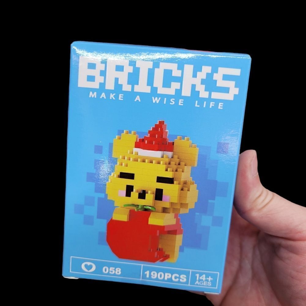 Brand New Disney Winnie The Pooh Christmas Bricks Lego Figure